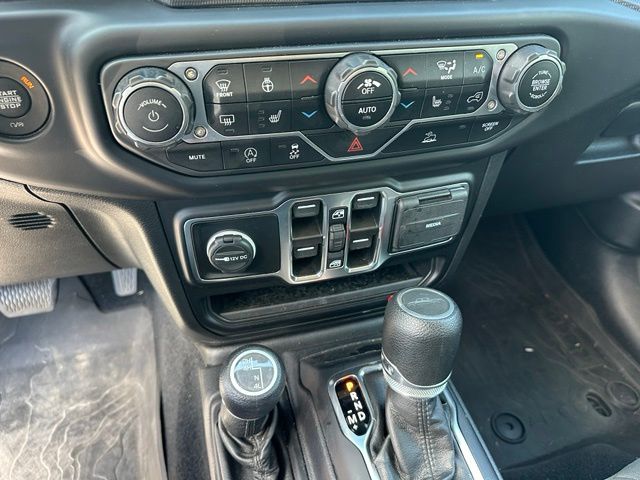 2022 Jeep Gladiator Willys Truck Crew Cab