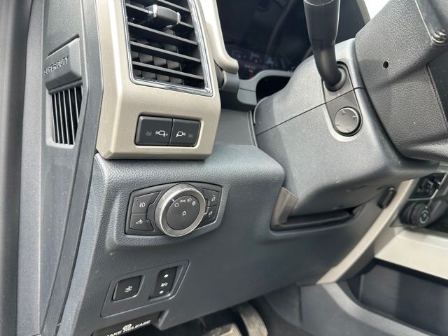 2022 Ford F-250 Lariat Truck Crew Cab