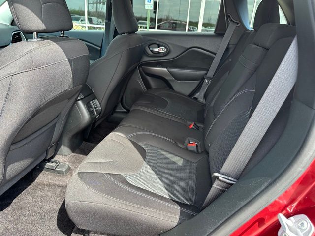 2019 Jeep Cherokee Latitude SUV