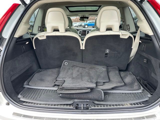2020 Volvo XC90 T6 Momentum SUV