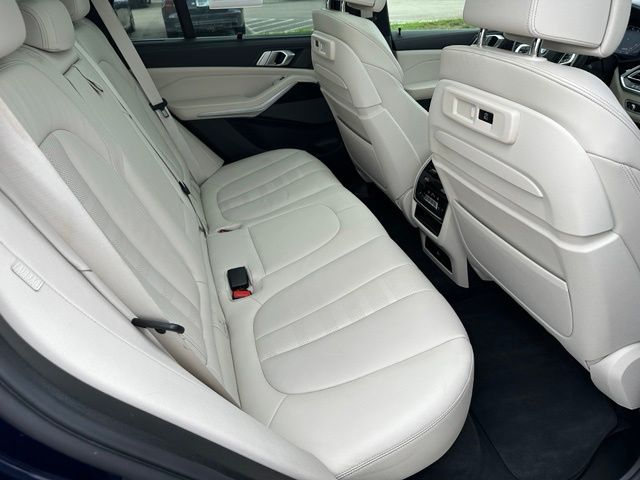 2022 BMW X5 M50i SUV
