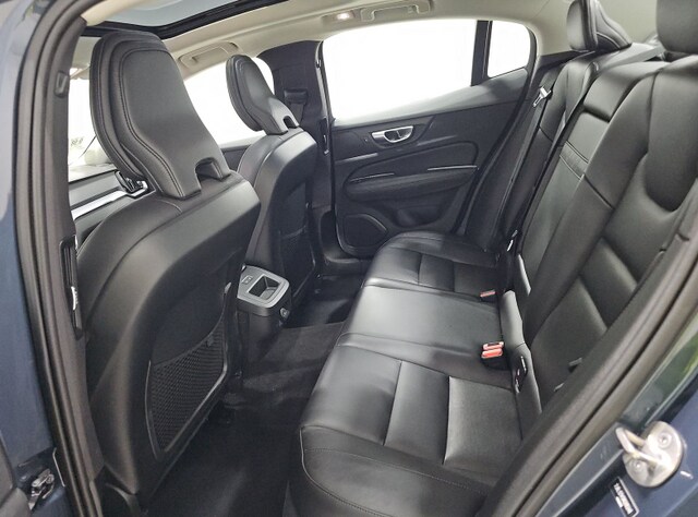 2024 Volvo S60 B5 Core Dark Theme Sedan