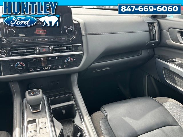 2023 Nissan Pathfinder SL SUV