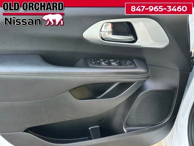 2024 Chrysler Pacifica Touring Van Passenger Van