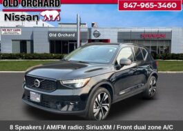 2025 Volvo XC40 B5 Plus Dark Theme SUV