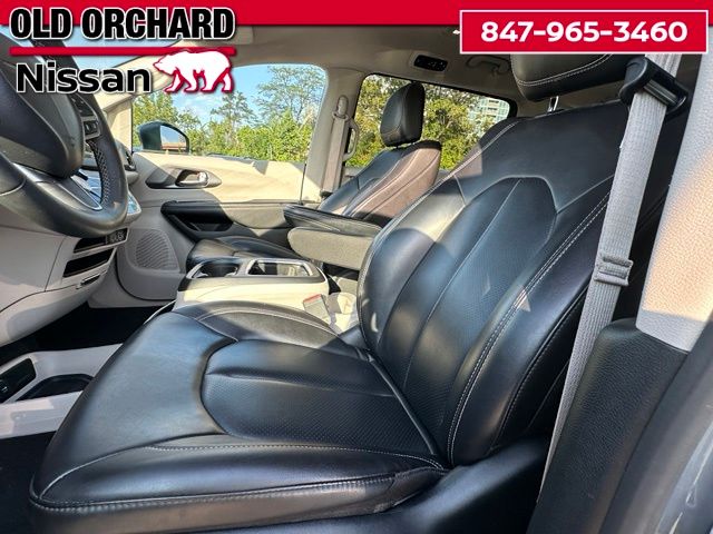 2023 Chrysler Pacifica Touring L Van Passenger Van