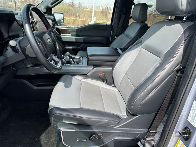 2022 Ford F-150 Lightning Lariat Truck SuperCrew Cab