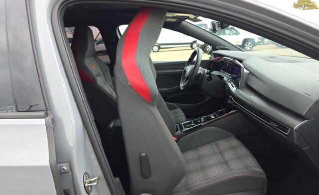 2023 Volkswagen Golf GTI 2.0T SE Hatchback