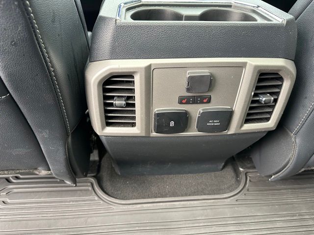 2022 Ford F-250 Lariat Truck Crew Cab