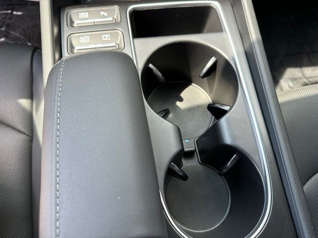 2025 Hyundai Sonata Hybrid Limited Sedan