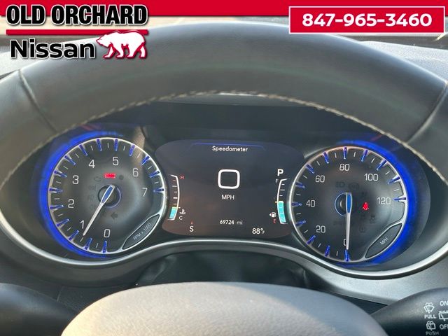 2023 Chrysler Pacifica Touring L Van Passenger Van