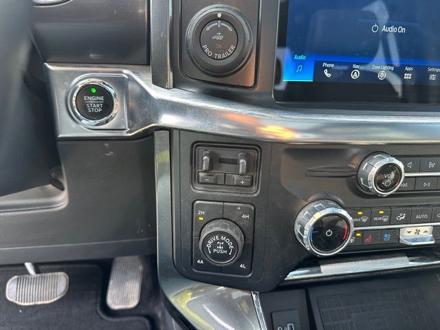 2022 Ford F-150 Lariat Truck SuperCrew Cab