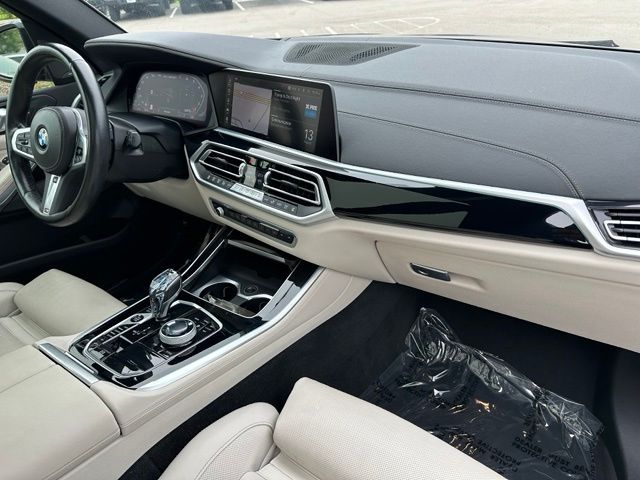 2022 BMW X5 M50i SUV