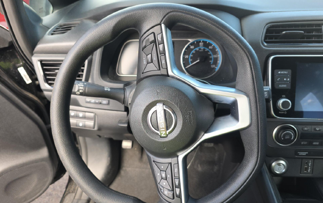 2025 Nissan LEAF S Hatchback