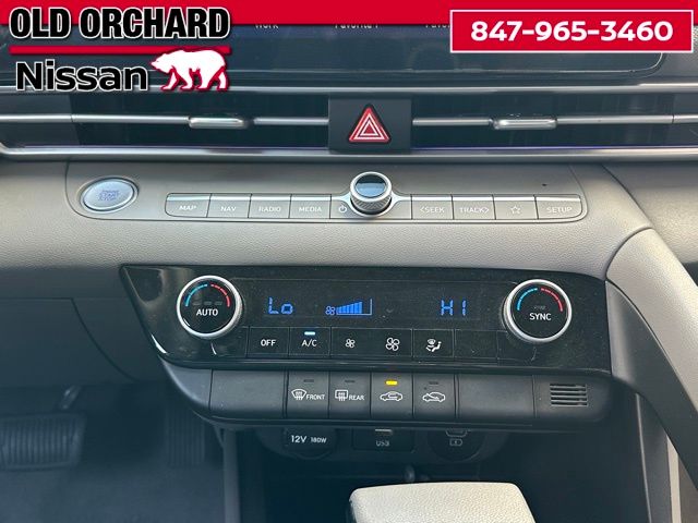 2024 Hyundai Elantra SEL Sedan