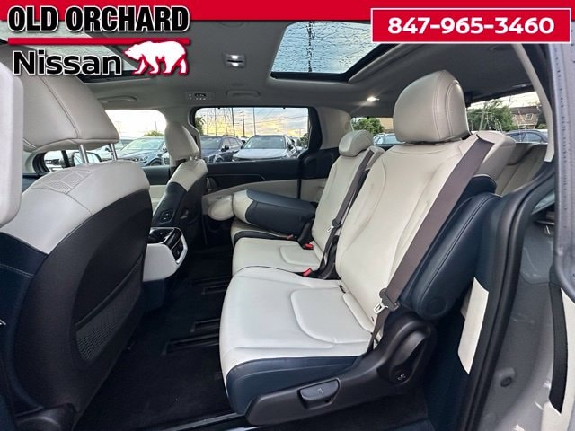 2025 Kia Carnival SX Van Passenger Van