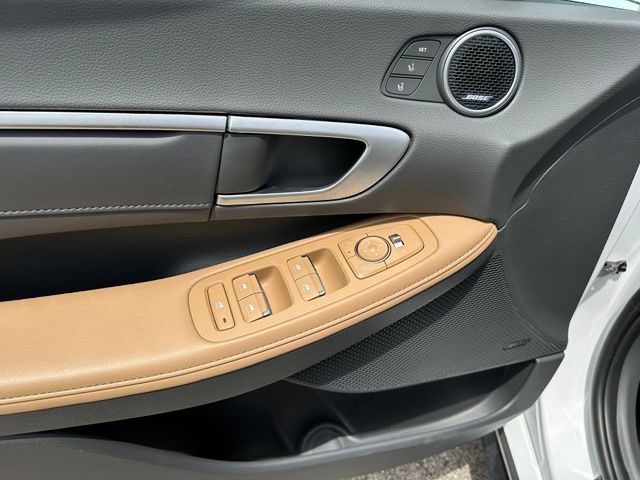 2025 Hyundai Sonata Hybrid Limited Sedan