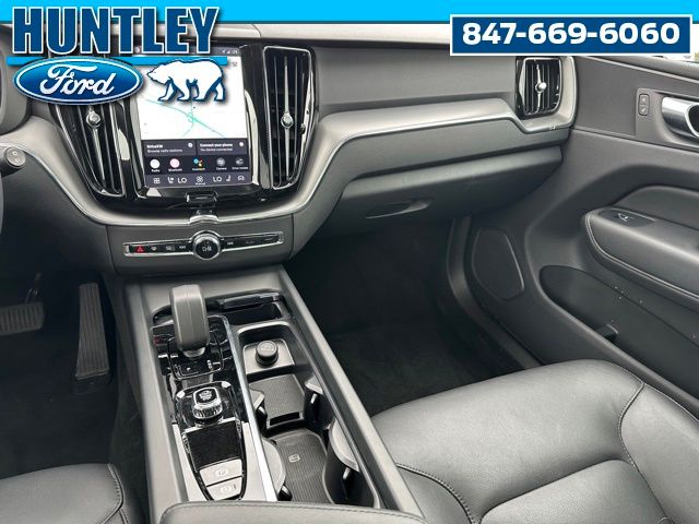 2025 Volvo XC60 B5 Core SUV