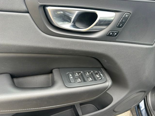 2025 Volvo XC60 B5 Plus SUV