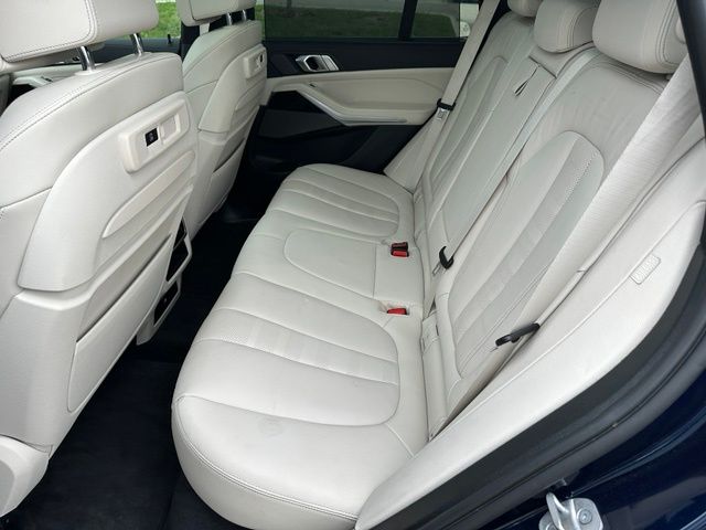 2022 BMW X5 M50i SUV