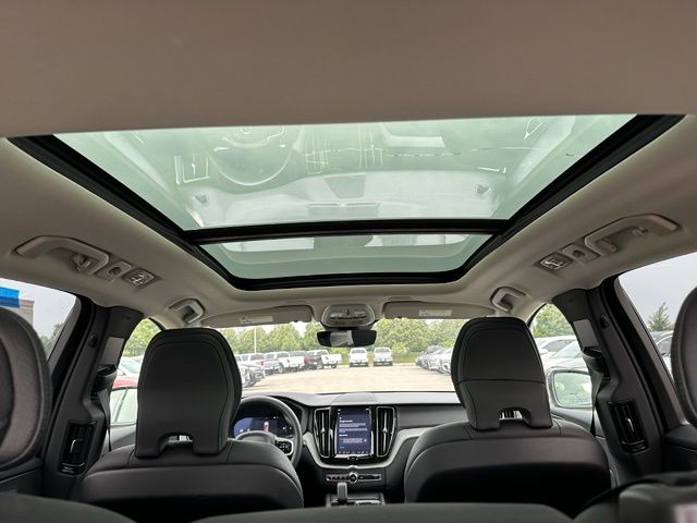 2025 Volvo XC60 B5 Plus SUV