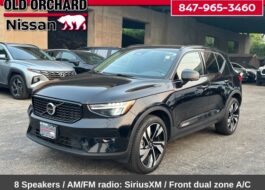 2025 Volvo XC40 B5 Plus Dark Theme SUV