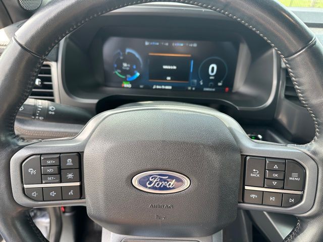 2022 Ford F-150 Lightning Lariat Truck SuperCrew Cab