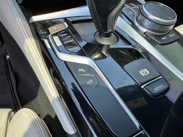 2017 BMW 540i 540i xDrive Sedan