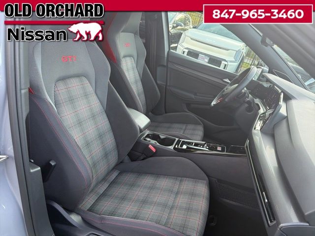 2023 Volkswagen Golf GTI 2.0T SE Hatchback