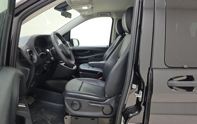 2023 Mercedes-Benz Metris Passenger Van