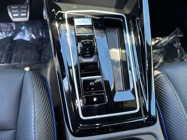 2023 Volkswagen Golf R 2.0T Hatchback