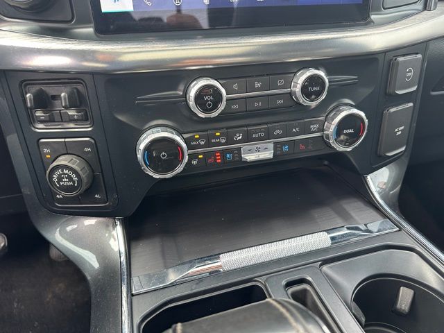 2022 Ford F-150 Lariat Truck SuperCrew Cab