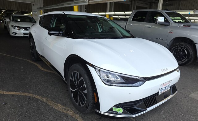 Used 2023 Kia EV6 Wind with VIN KNDC3DLC2P5115598 for sale in Skokie, IL