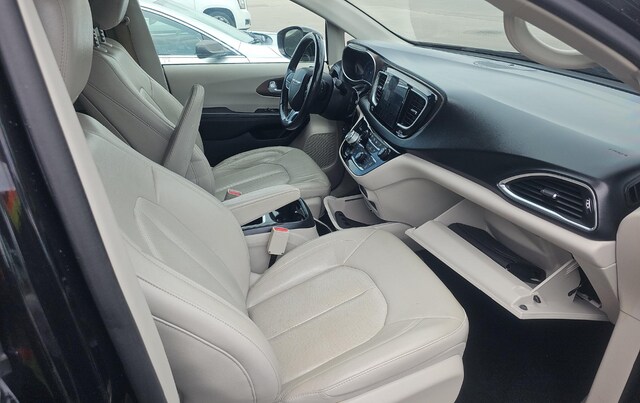 2019 Chrysler Pacifica Touring L Plus Van Passenger Van