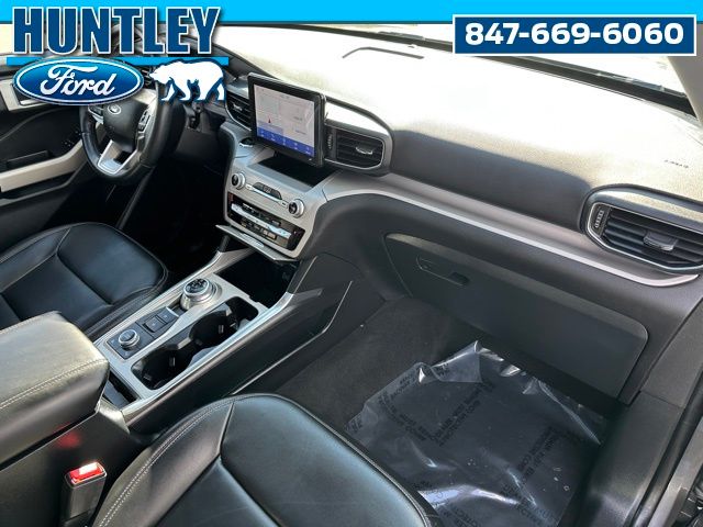 2023 Ford Explorer XLT SUV