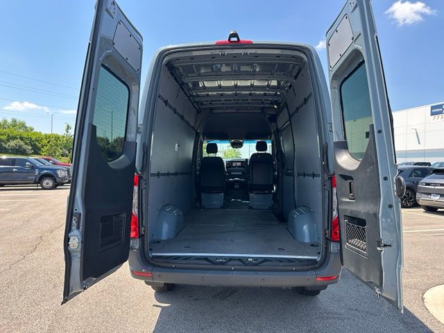 2024 Mercedes-Benz Sprinter 2500 Crew 144 WB Van