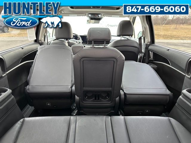 2025 Kia Carnival SX Van Passenger Van
