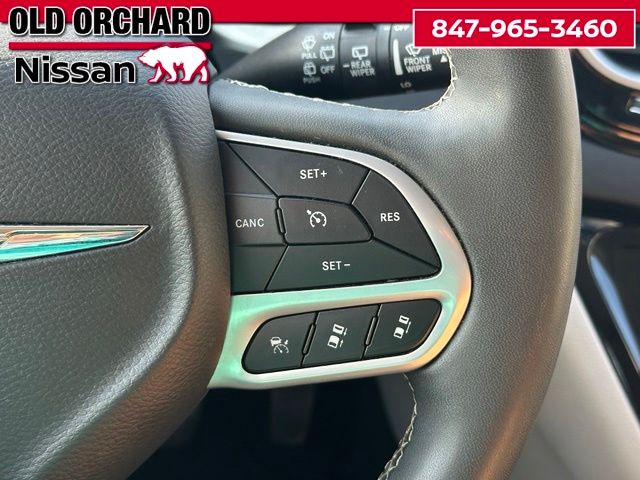 2023 Chrysler Pacifica Touring L Van Passenger Van