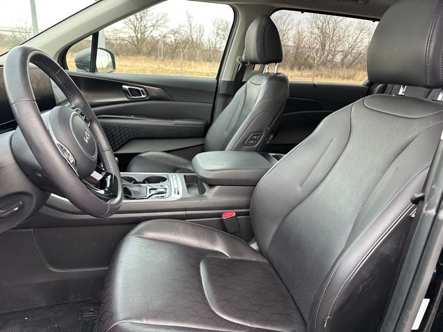 2025 Kia Carnival SX Van Passenger Van
