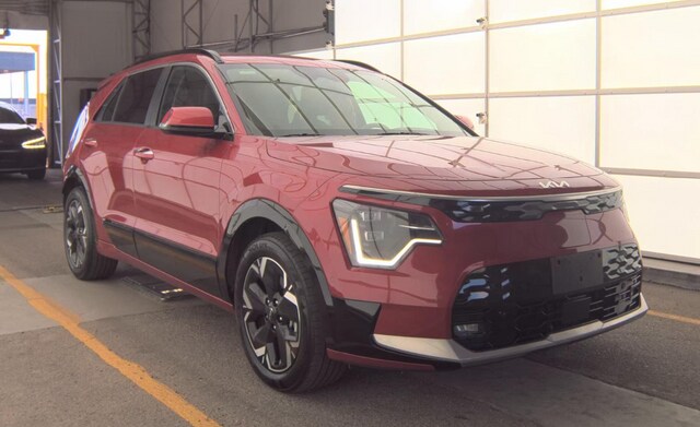 Used 2023 Kia Niro Wave with VIN KNDCT3L10P5048461 for sale in Skokie, IL