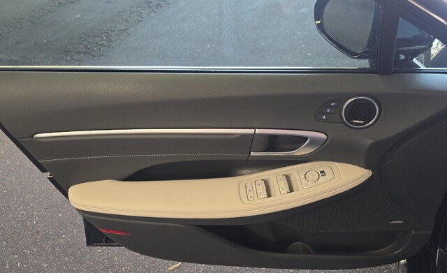 2025 Hyundai Sonata Hybrid Limited Sedan