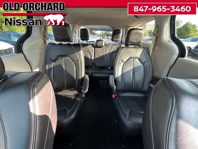 2023 Chrysler Pacifica Touring L Van Passenger Van