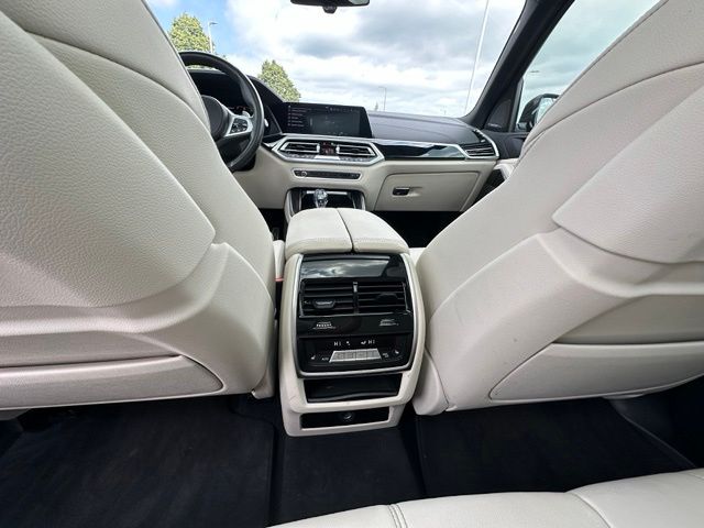 2022 BMW X5 M50i SUV
