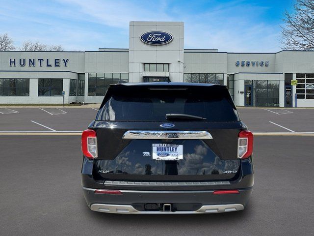 2023 Ford Explorer XLT SUV