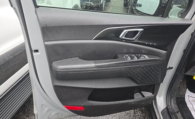 2025 Kia Carnival SX Van Passenger Van