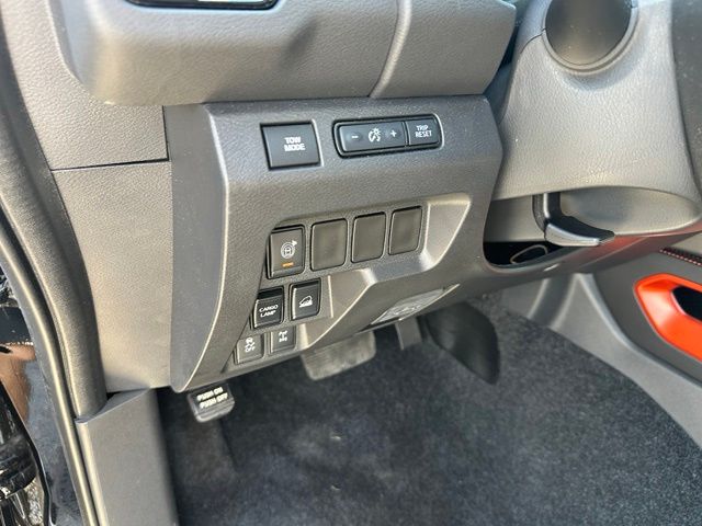 2025 Nissan Frontier PRO-4X Truck Crew Cab