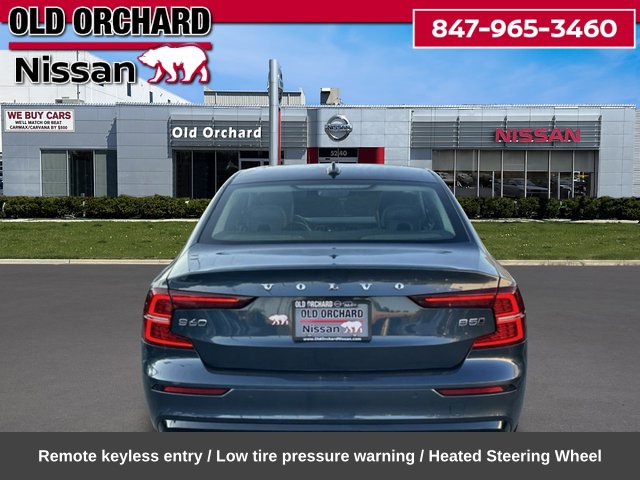 2024 Volvo S60 B5 Core Dark Theme Sedan