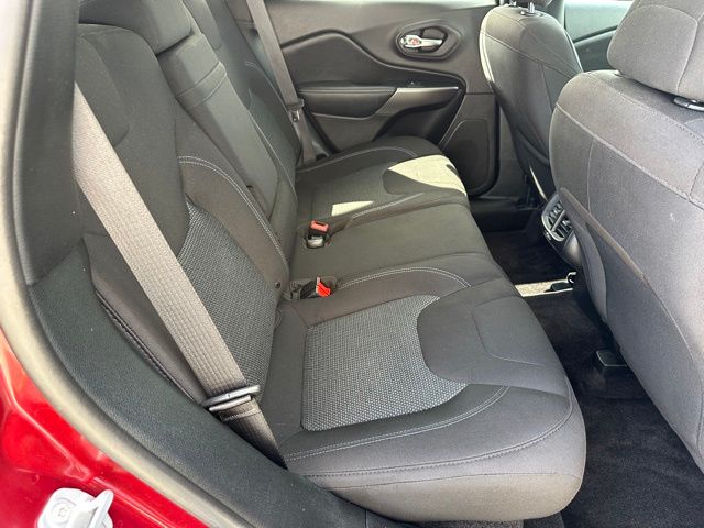2019 Jeep Cherokee Latitude SUV