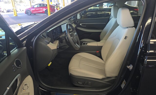 2025 Hyundai Sonata Hybrid Limited Sedan