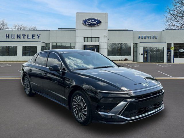 2025 Hyundai Sonata Hybrid Limited Sedan